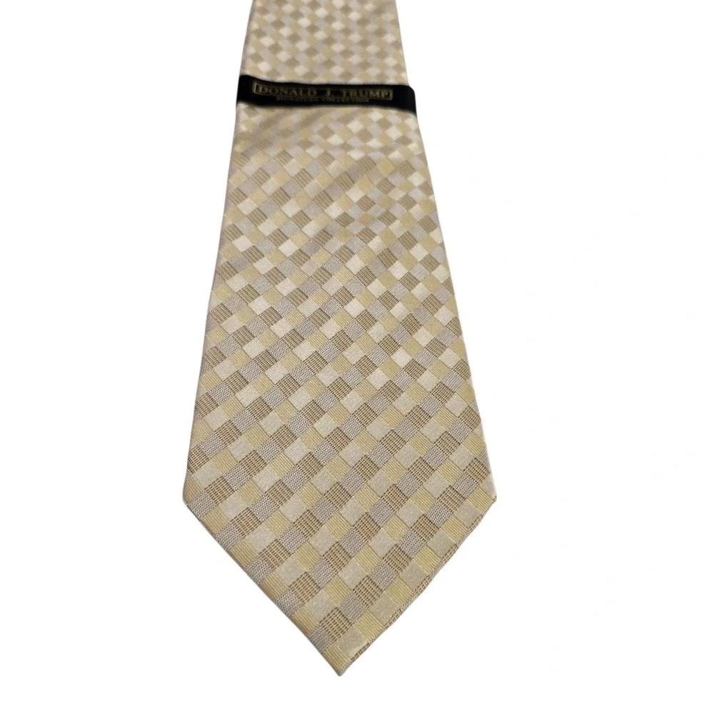 NWT Donald J.‎ Trump Signature Collection Silk Tie Gingham Pattern Gold Beige